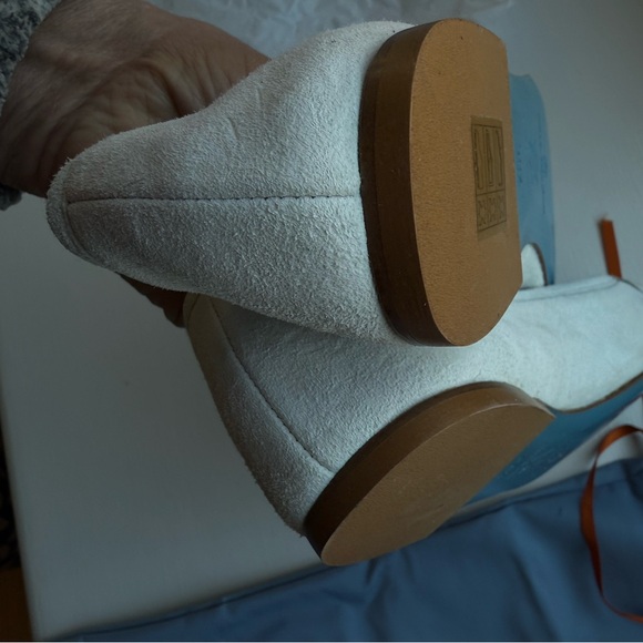 New Paula Quadretti White Suede Loafers with Gold Rhinestone Fleur-de-Lis accent - Picture 11 of 12